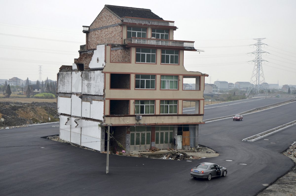 Hilarious House in the Middle of a Highway