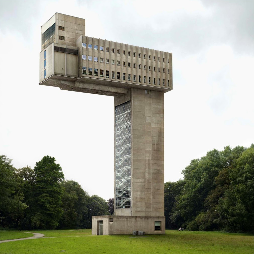 Perpendicular Building