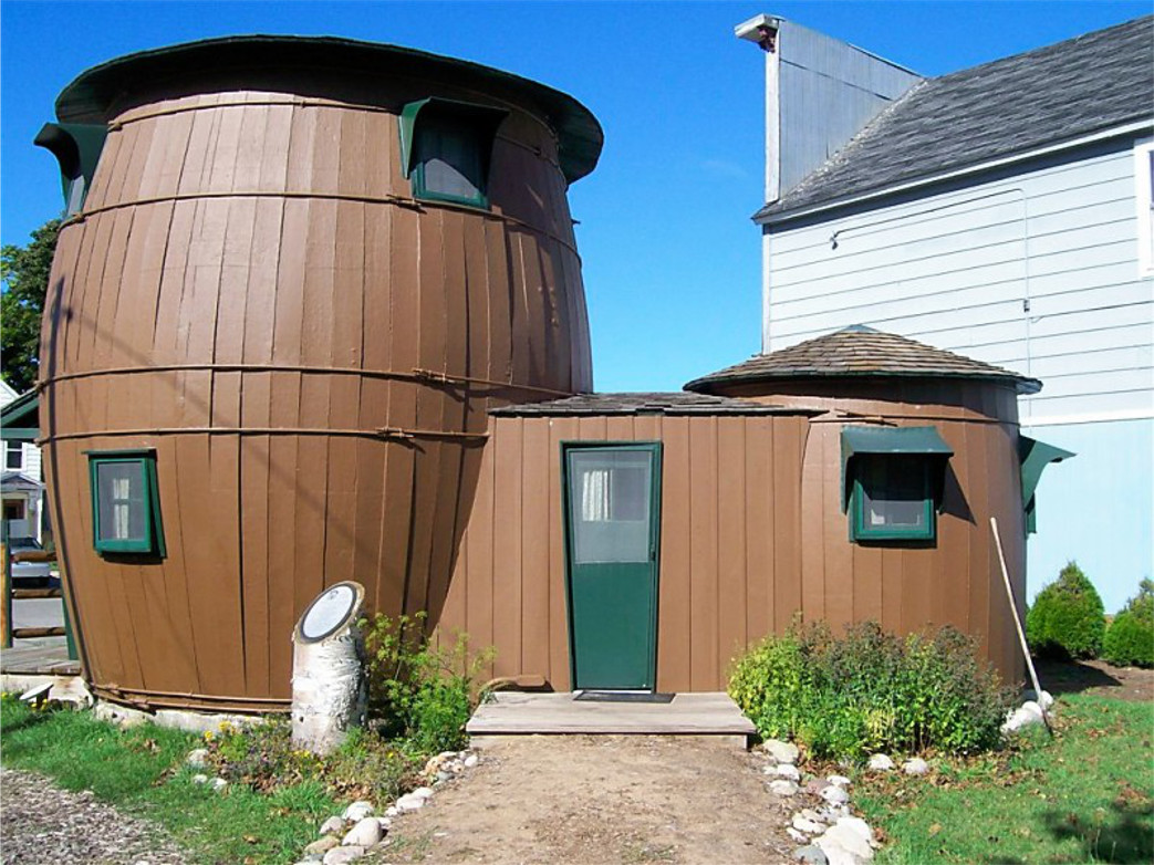 "Pickle-Barrel House" in Michigan, USA